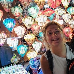 Meet your Posher, Simone